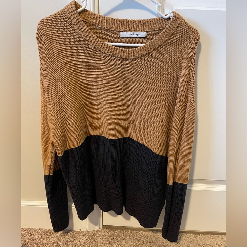 Long sleeve black and brown knitted sweater